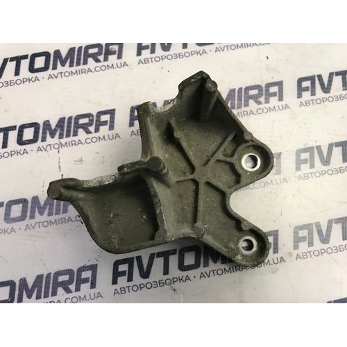 Кронштейн тросів МКПП Opel Zafira B 1.6 16V 2005-2011 55354120